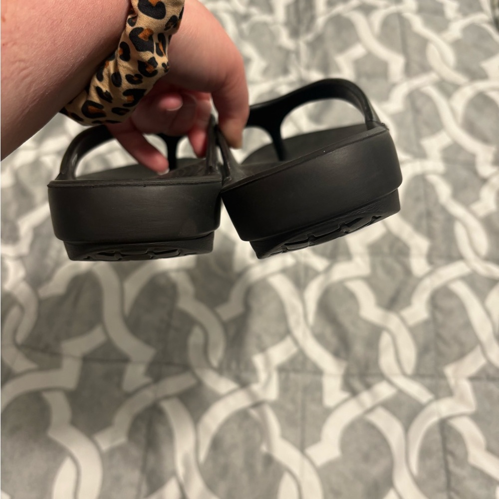 OOFOS SANDALS - Picture 6 of 7